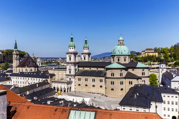 Barokowa budowla z katedrą Katolicką w Salzburg, Austria — Zdjęcie stockowe