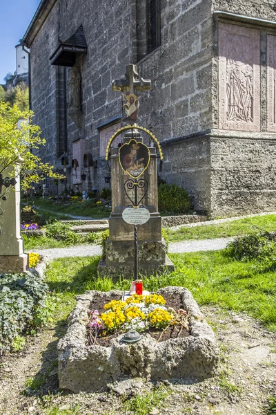 Petersfriedhof Cemitério e catacumbas em St Peters Abbey catholi — Fotografia de Stock