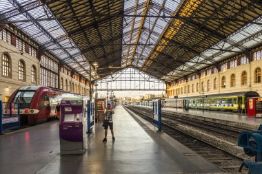 gezginler Saint Charles ile tren istasyonu Marsilya'daki