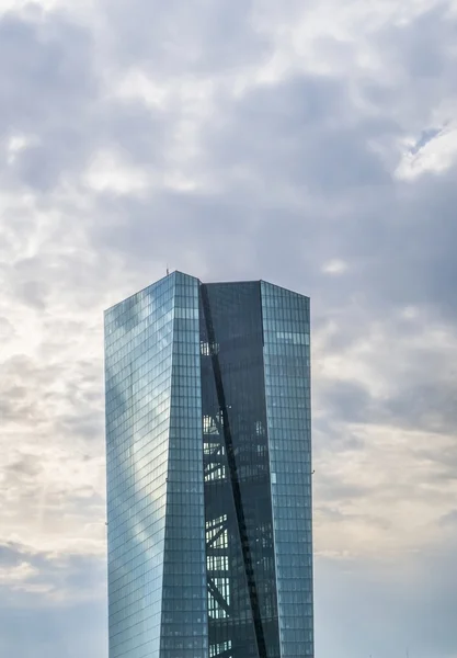 Fachada del BCE en tiempo nublado — Foto de Stock
