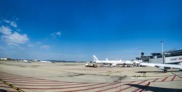 Marsilya Havaalanı'nda uçak — Stok fotoğraf