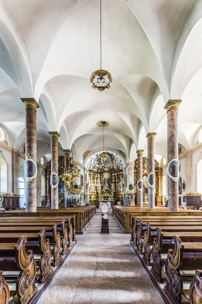 Slavný Trunesco opatství v Traunkirchen — Stock fotografie