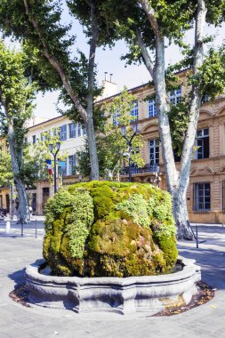  Aix en Provence termal çeşme