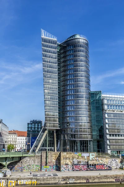 View to famous Uniqa tower in Vienna — Stok fotoğraf