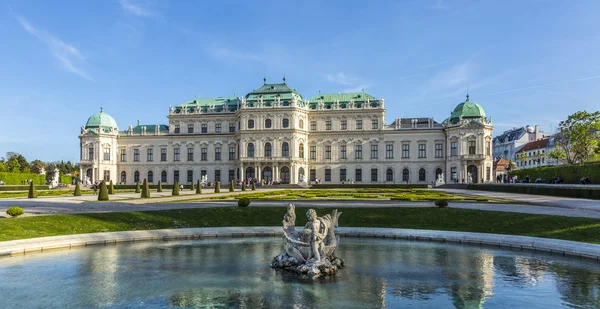 Palácio Belvedere no verão, Viena, Áustria — Fotografia de Stock