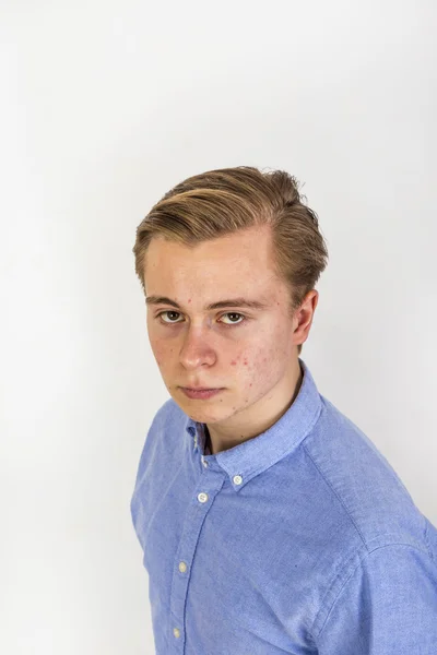 Bonito adolescente menino com cabelo vermelho — Fotografia de Stock