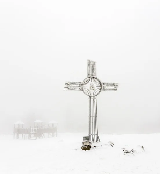 Summit cross in snow at Feldberg — Stock Photo, Image