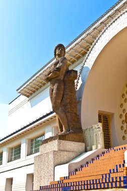 ünlü mathildenhoehe ernst ludwig evin girişine