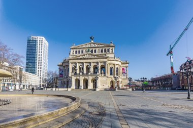 people at Alte Oper at Frankfurt