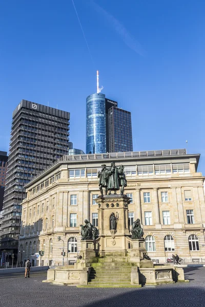 Johannes Gutenberg pomnik na południowym Rossmarkt — Zdjęcie stockowe