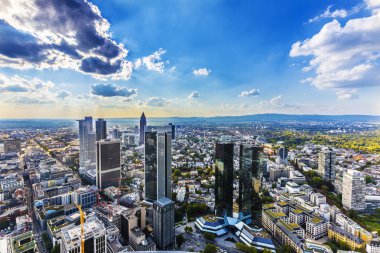 Skyline Frankfurt Maintower görüntülemek