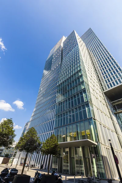 Skyscraper and Hotel Jumeirah in Frankfurt — Stock Photo, Image