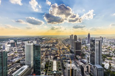Skyline Frankfurt Maintower görüntülemek