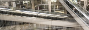 people at Charles de Gaulle airport.