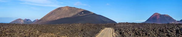 Vulkan i Timanfaya nationalpark på Lanzarote, Spanien — Stockfoto