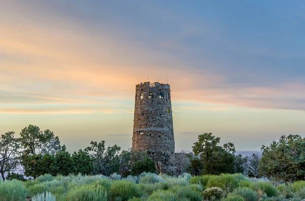 Башня с видом на пустыню на закате в Гранд-Каньоне — стоковое фото