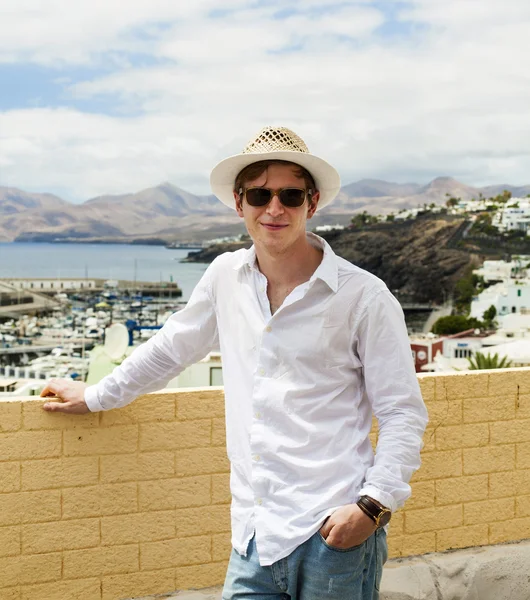 Leisure young teenage boy with hat in the sun — Stock Photo, Image