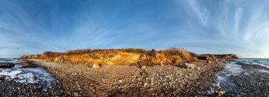 ABD 'nin Hamptons kentindeki Montauk' ta sabah ışığında manzaralı kıyı manzarası.