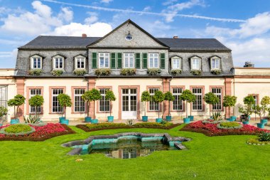 Kötü Homburg şatosunun portakal ve bahçesinin manzarası