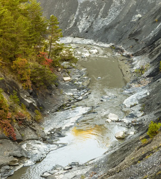 Canyon med floden La blanche Torrent — Stockfoto