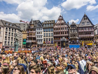 insanlar Roemer Pazar Öf, Kraliçe Elizabeth II bekleyin