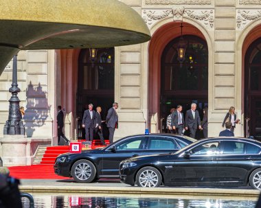Başbakan Winfried Kretschmann resmi celebrat yaprakları