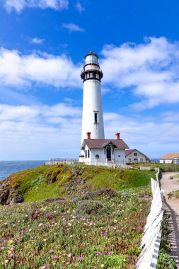 California, ABD'de otoyol no 1 güvercin noktası deniz feneri