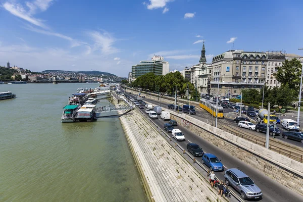 Donau strandpromenaden i Budapest — Stockfoto