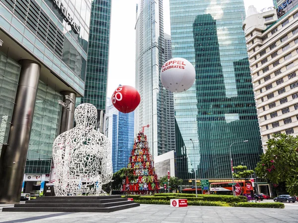 Rzeźba Singapur duszy z Jaume Plensa w finansowych Cent — Zdjęcie stockowe