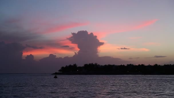 Key West ünlü Mallory yer adlı muhteşem günbatımı — Stok video