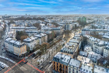 Frankfurt, Almanya 'daki Nordend bölgesinde sokak geçidi.