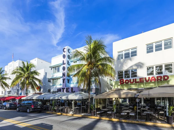 Kuuluisa Ocean Drive Avenue Miami Beachillä — kuvapankkivalokuva