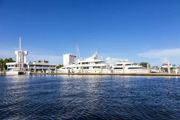 waterfront evlerde fort Lauderdale tekne