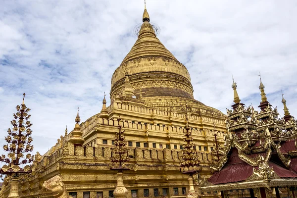 Pagoda, arany pagoda, kék sky — Stock Fotó