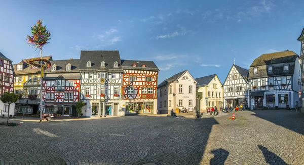 Historischer Marktplatz in Bad Camberg mit Fachwerkhäusern — Stockfoto