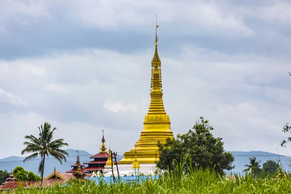 Arany sztúpa, inle lake, Mianmar — Stock Fotó