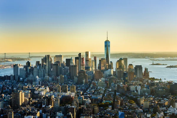 Vista panoramica speculare di New York — Foto Stock