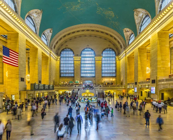 Människor på Grand Central Terminal, New York City — Stockfoto