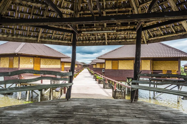 Shwe Inn Tha flytande hotellet vid sjön inle — Stockfoto