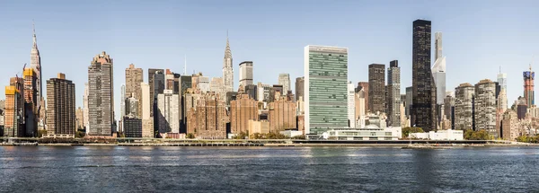 Skyline de Nova York visto do rio leste — Fotografia de Stock