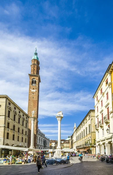 Torre di Piazza en la Piazza dei Signor en Vicenca, ciudad de Pal — Foto de Stock