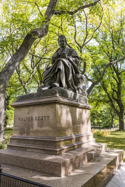 Памятник Уолтеру Скотту, Центральный парк, Нью-Йорк — стоковое фото