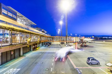 Hamburg modern terminal 2 parmak, uçak
