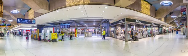 People in Passenger Terminal of the Cologne Bonn International A — Stock Photo, Image