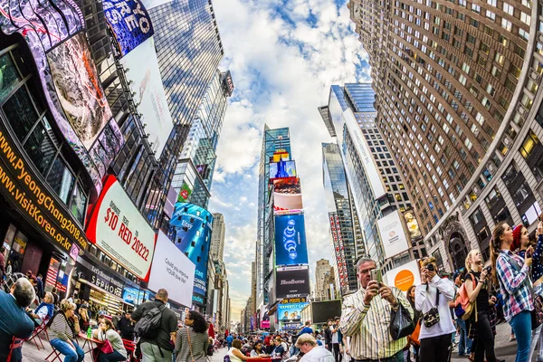 Times Square, med Broadway Theaters og et enormt antall – stockfoto