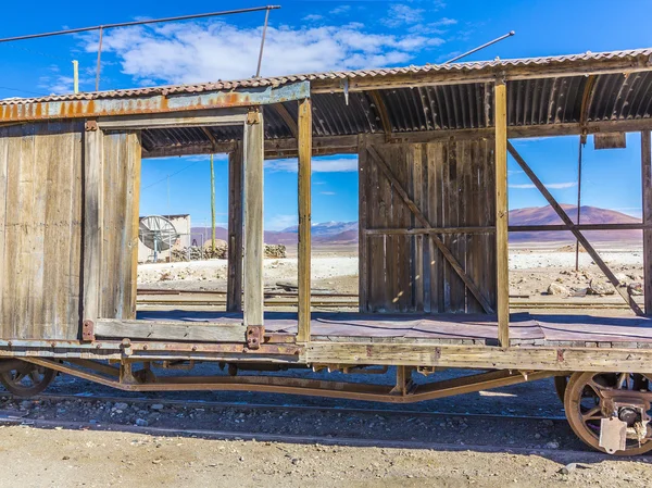 Salar de Uyuni Eduardo Avaroa Ulusal Reser adlı yakınındaki gohst Tren — Stok fotoğraf