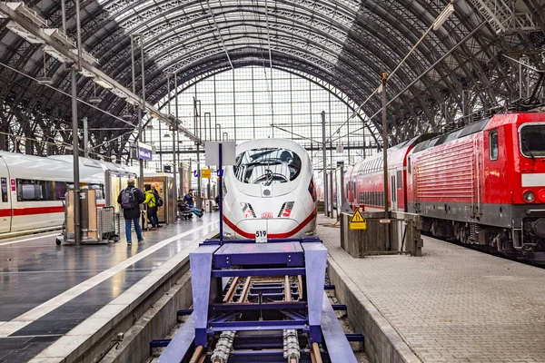 Şehirlerarası Express (ICE) tren f Deutsche Bahn (Db) — Stok fotoğraf