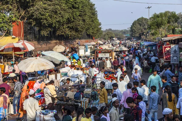 Mensen op de meena bazaar — Stockfoto