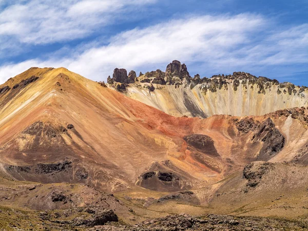 美丽的火山口的火山 Tunupa 在玻利维亚 — 图库照片