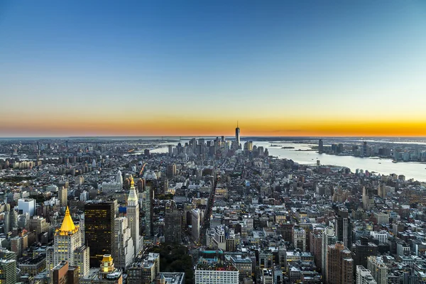 Άποψη της κατοπτρικής στον ορίζοντα της Νέας Υόρκης — Φωτογραφία Αρχείου